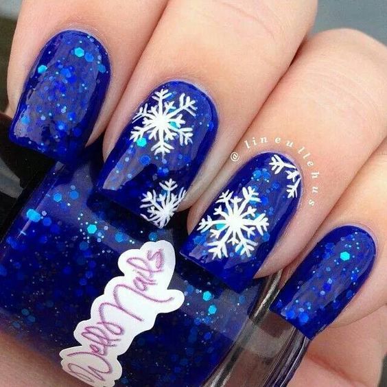 Blue Christmas Snowflakes Nail Art; Christmas nails; cute Christmas nails; Christmas coffin nails; easy Christmas nails; Christmas nails designs;Snowflakes Nails;