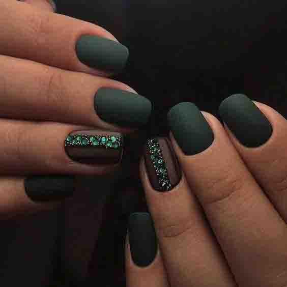 10+ Matte Emerald Green Nails; Matte Emerald Green Nail; Matte Emerald Green Glitter Nail;chic nail designs;easy designs for short nails; Fall nails; winter nail; Christmas Nails