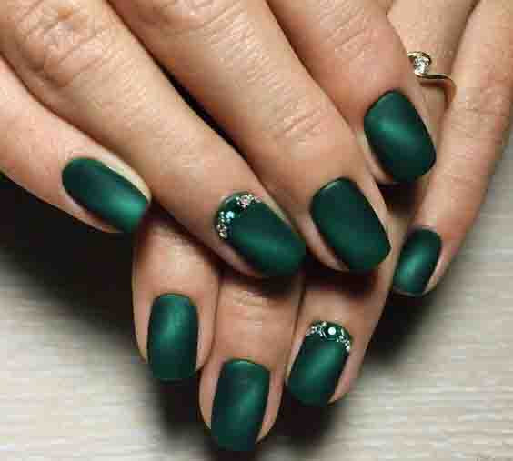 10+ Matte Emerald Green Nails; Matte Emerald Green Nail; Matte Emerald Green Glitter Nail;chic nail designs;easy designs for short nails; Fall nails; winter nail; Christmas Nails