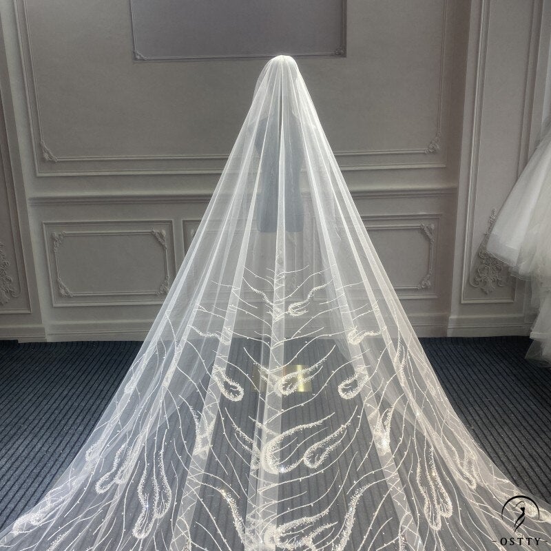 OneBlushingBride Sparkly Cathedral Rhinestone Wedding Veil with Crystals Diamond Trimmed Veil Beaded Bridal Veil 1 Layer Long Veil Light Ivory Veil Swarovski